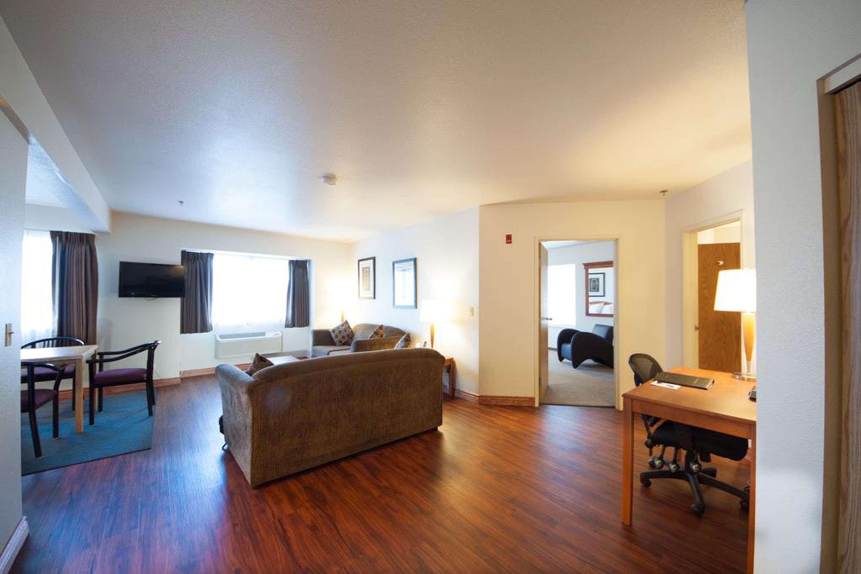 Best Western Plus Philadelphia Bensalem Hotel Exterior foto